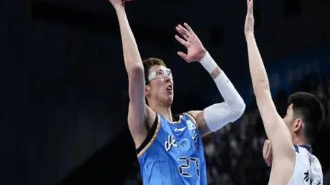 辽宁女排勇夺天津之战，登顶超级联赛季军之巅。